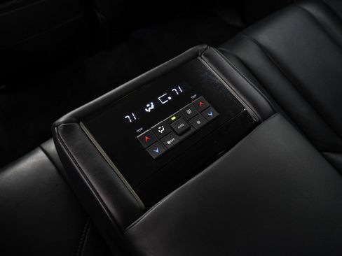 Used 2018 Lexus LX 570 4WD image 16