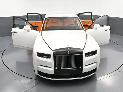 New 2027 Rolls-Royce Phantom Sedan RWD image 38