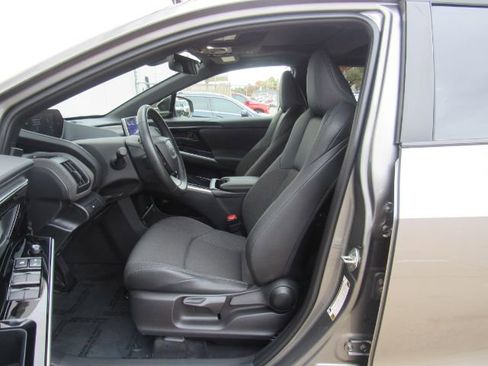 Used 2023 Toyota bZ4X XLE w/ Weather Package image 7