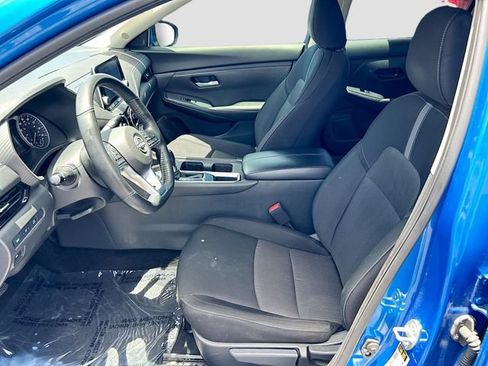 Used 2025 Nissan Sentra SV w/ All-Weather Package FWD image 17