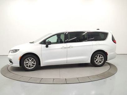 Used 2024 Chrysler Pacifica Touring-L
