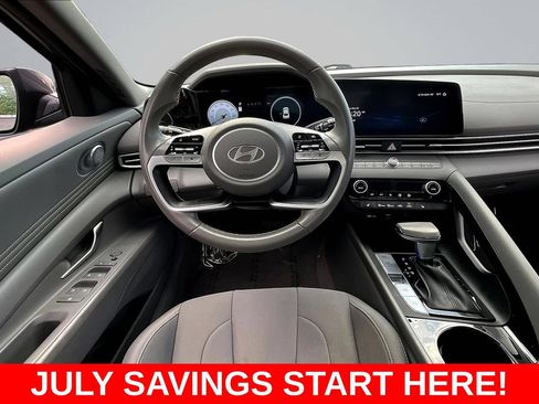 Used 2024 Hyundai Elantra SEL w/ Convenience Package FWD image 10