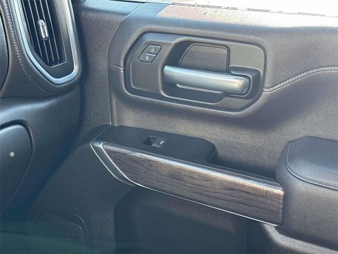 Used 2022 Chevrolet Silverado 2500 LTZ w/ LTZ Convenience Package image 28