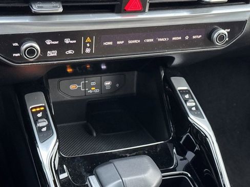 New 2025 Kia Sorento SX Prestige w/ Olive Brown Leather Package image 48