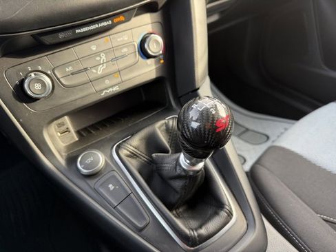 Used 2017 Ford Focus ST image 30