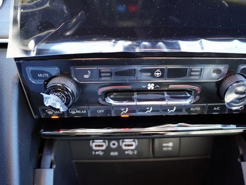 New 2025 Jeep Grand Cherokee Limited image 14