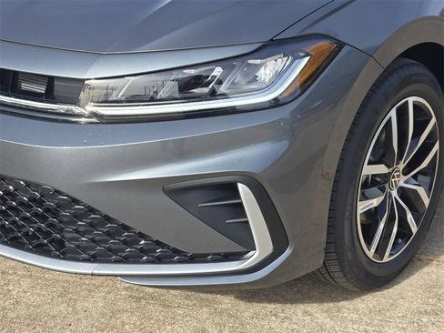 New 2026 Volkswagen Jetta SE image 6