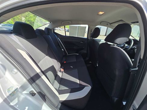 Used 2022 Nissan Versa SV FWD image 12