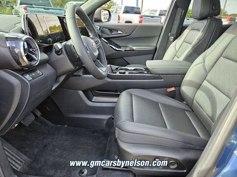 New 2026 Chevrolet Equinox LT w/ Convenience Package II FWD image 6
