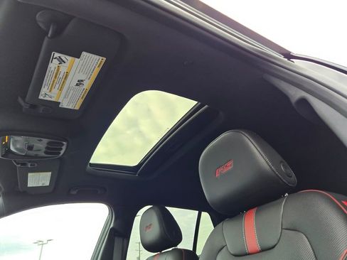 New 2026 Chevrolet Trax RS w/ Sunroof Package image 18