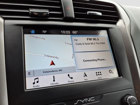 Used 2019 Ford Fusion SE image 12