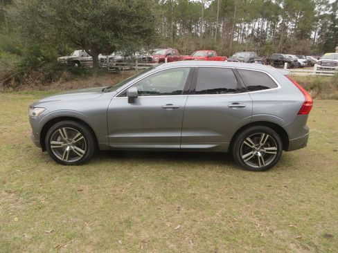 Used 2018 Volvo XC60 T6 Momentum w/ Convenience Package image 1