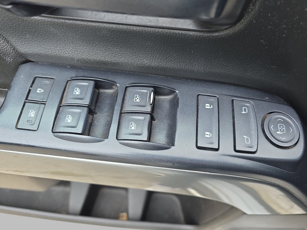 Used 2017 Chevrolet Silverado 2500 LT AWD/4WD image 31