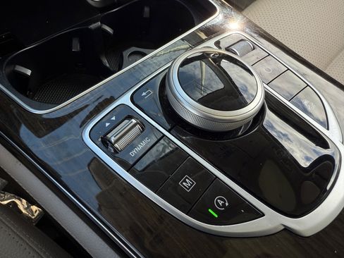 Used 2018 Mercedes-Benz GLC 300 w/ Premium Package image 20