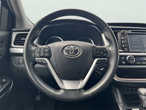 Used 2019 Toyota Highlander Limited image 18
