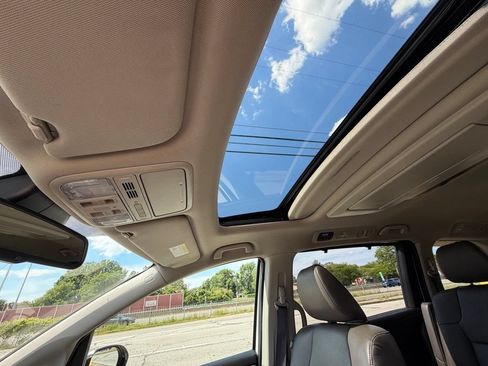 Used 2017 Honda Odyssey Touring image 32