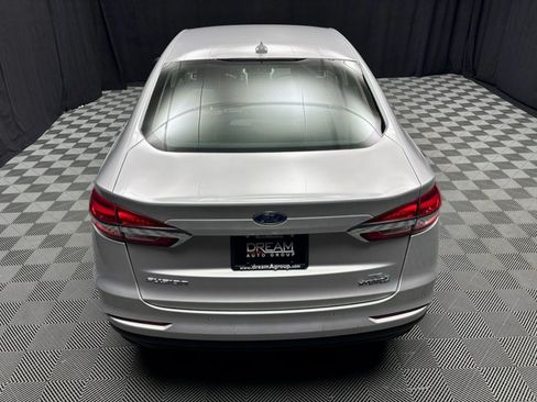 Used 2019 Ford Fusion SE FWD image 4