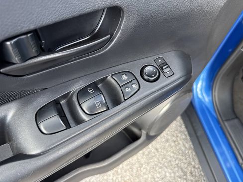 Used 2022 Nissan Kicks S image 13