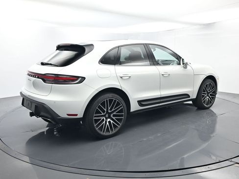 Certified 2025 Porsche Macan AWD/4WD image 15