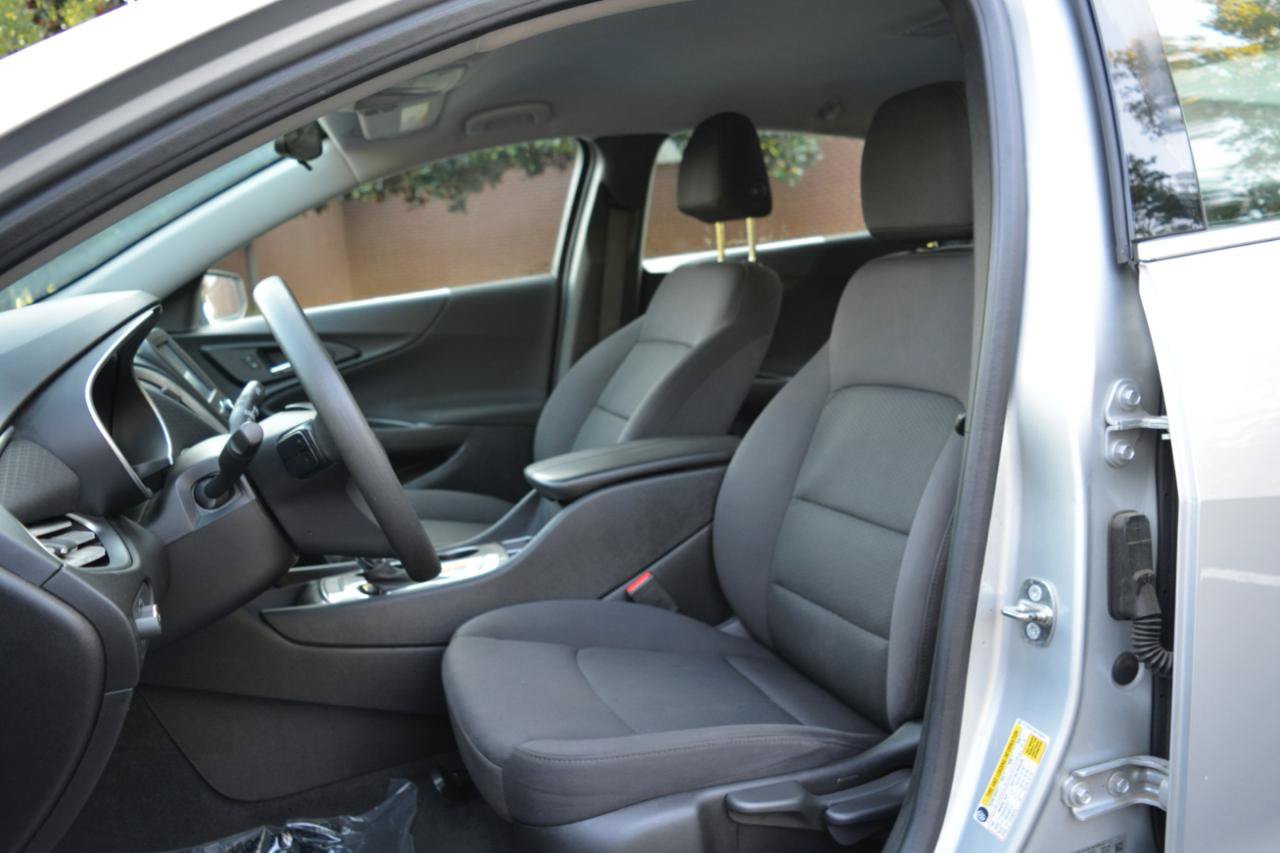 Used 2017 Chevrolet Malibu LS FWD image 10