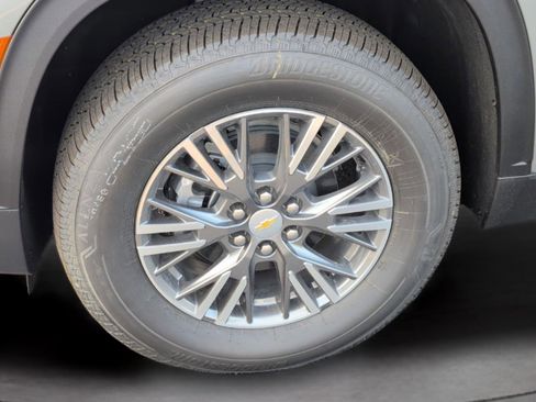 New 2026 Chevrolet Traverse LT w/ Driver Confidence Package FWD image 10