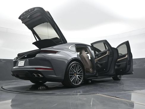 Certified 2025 Porsche Panamera 4 AWD/4WD image 27