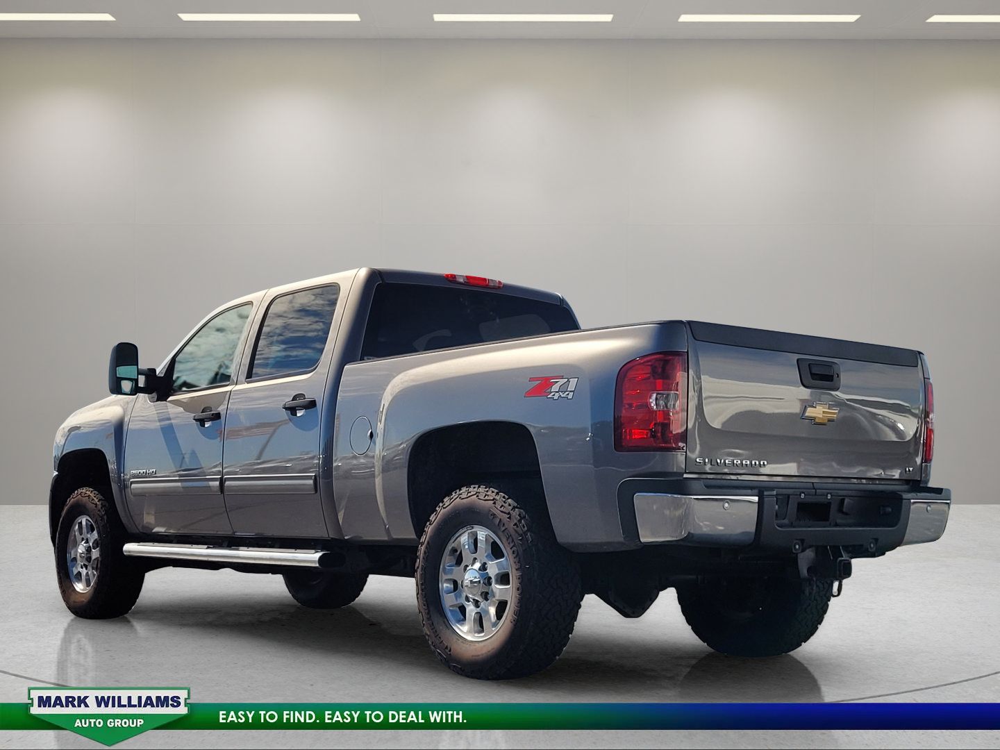 Used 2014 Chevrolet Silverado 2500 LT w/ Interior Plus Package AWD/4WD image 6