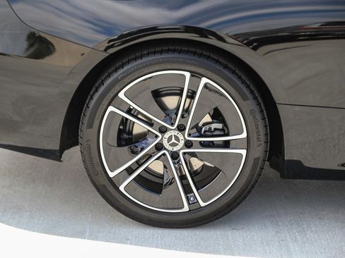 Used 2025 Mercedes-Benz CLE 300 4MATIC Coupe image 11