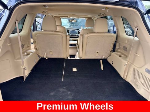Used 2015 Toyota Highlander Limited FWD image 10