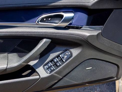 Used 2014 Porsche Panamera S image 27
