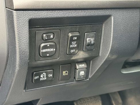 Used 2018 Toyota Tundra SR5 w/ SR5 Upgrade Package RWD image 28