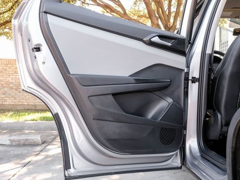 Used 2022 Volkswagen Taos SE image 58