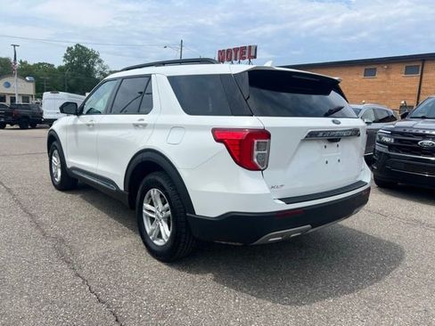 Certified 2023 Ford Explorer XLT w/ Equipment Group 202A AWD/4WD image 6