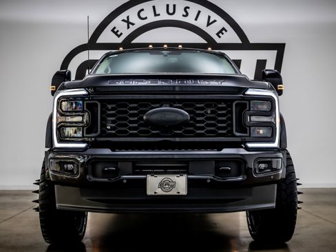 Used 2026 Ford F450 Platinum w/ Platinum Plus Package image 3