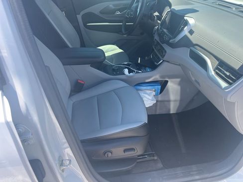 Used 2024 GMC Terrain SLT image 5