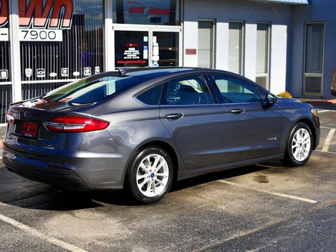 Used 2019 Ford Fusion SE image 15