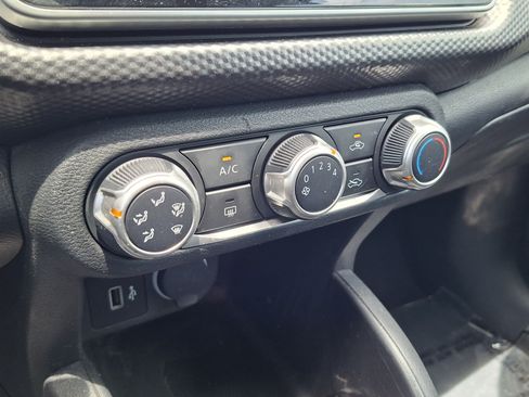 Used 2020 Nissan Kicks S FWD image 15
