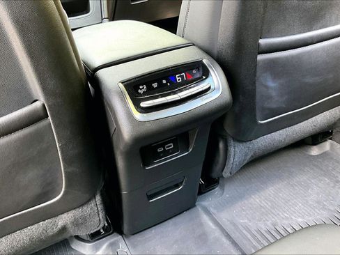 Used 2023 Cadillac XT6 Luxury FWD image 33