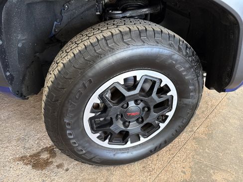 Used 2024 Toyota Tacoma TRD Off-Road image 13