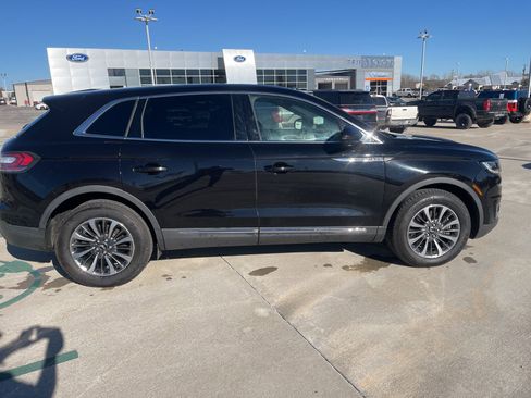 Used 2020 Lincoln Nautilus Premier w/ Equipment Group 101A image 8