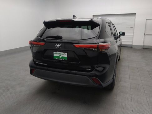 Used 2020 Toyota Highlander XLE FWD image 7