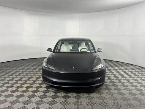 Used 2025 Tesla Model 3 Long Range image 11