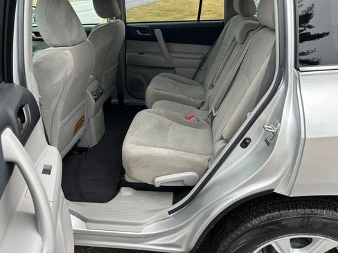 Used 2013 Toyota Highlander Plus image 13