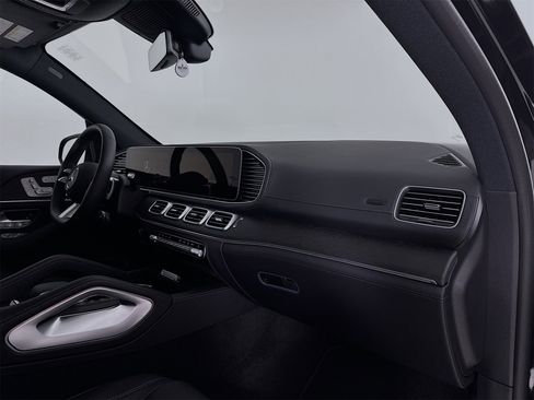 New 2026 Mercedes-Benz GLS 580 4MATIC image 32