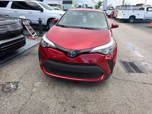 Used 2021 Toyota C-HR XLE FWD image 2