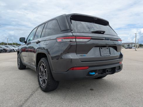 Used 2022 Jeep Grand Cherokee Trailhawk w/ Luxury Tech Group III AWD/4WD image 6