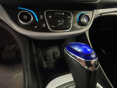 Used 2018 Chevrolet Volt LT w/ Comfort Package FWD image 14