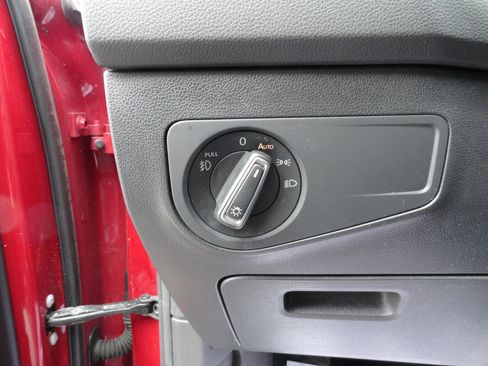 Used 2021 Volkswagen Tiguan SEL image 10