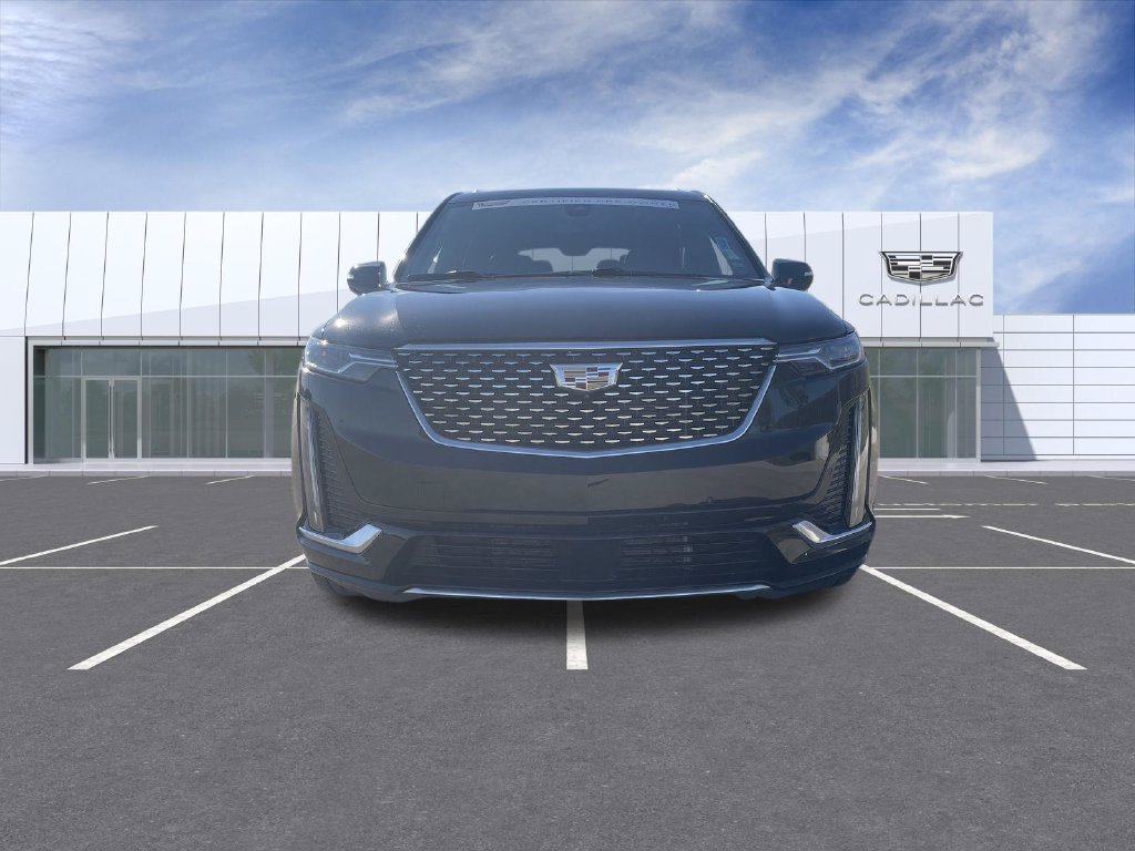 Used 2024 Cadillac XT6 Premium Luxury w/ Technology Package AWD/4WD image 3
