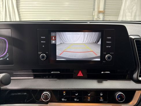 Used 2025 Kia Sportage LX image 30